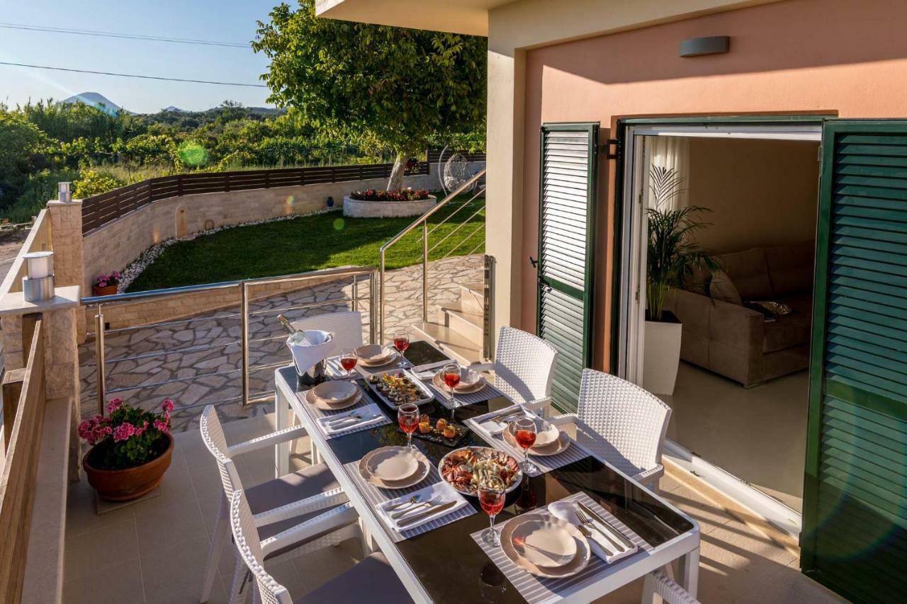 Villa Nissos Linia Екстер'єр фото