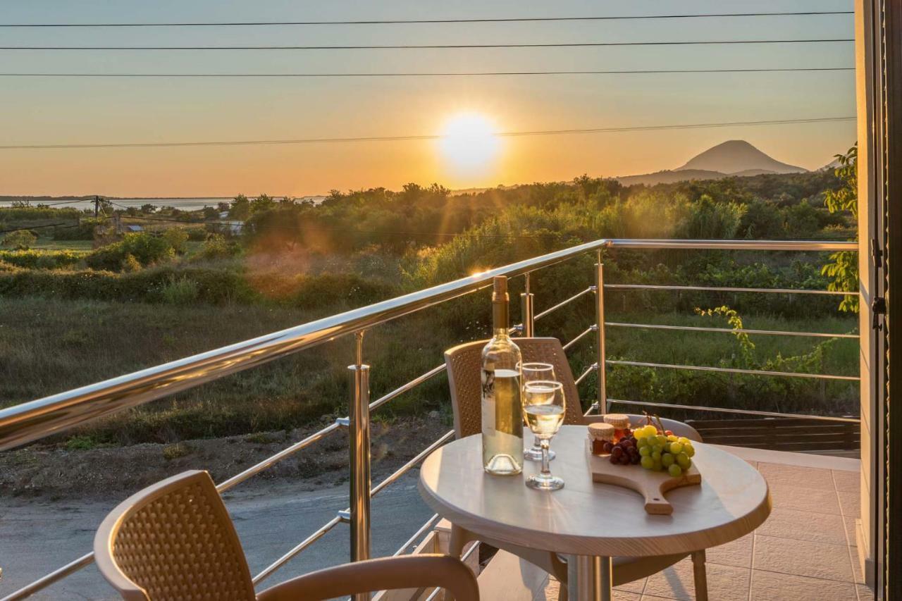 Villa Nissos Linia Екстер'єр фото
